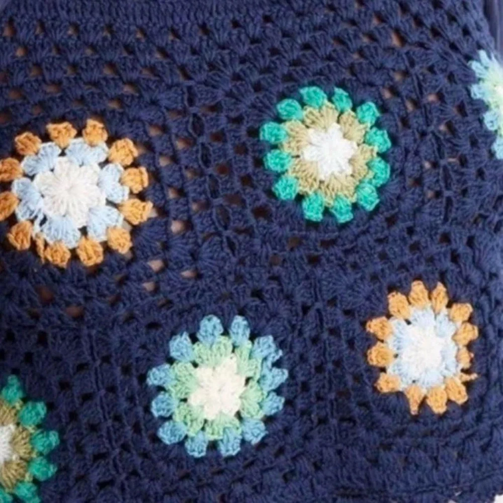 AERIE Crochet Puff Sleeve Crop Top Size M Navy Blue Floral Cottagecore Girly - Picture 2 of 4